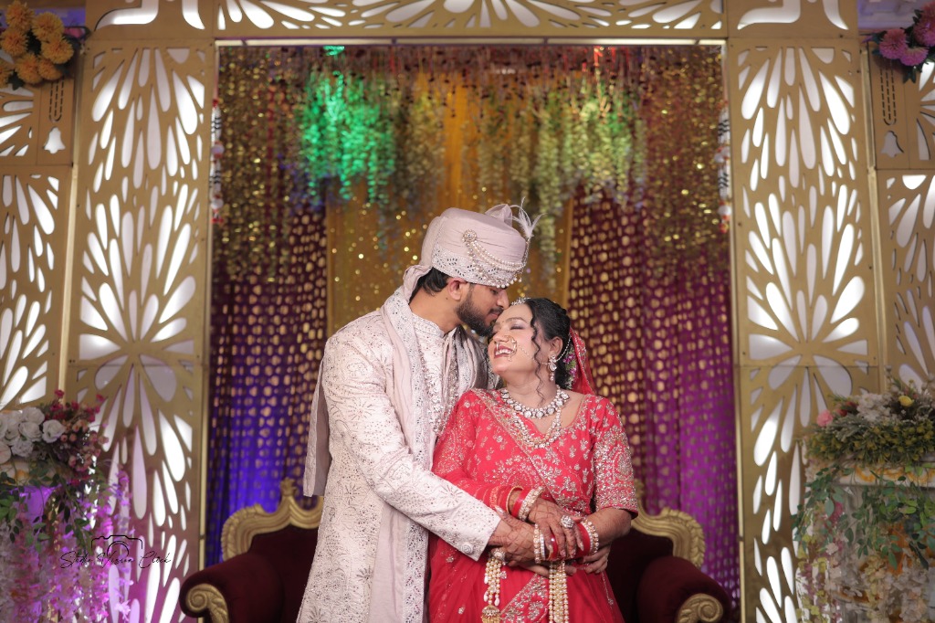 Couple portrait at the mandap